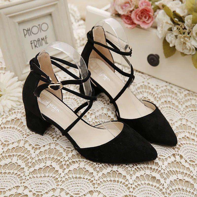 結婚式パンプス 上品ベージュクロスストラップローヒール