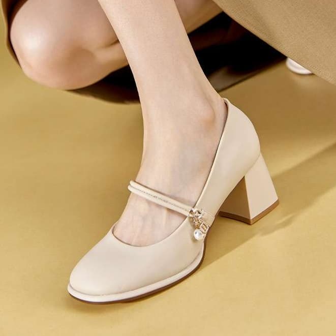 エレガントスクエアトゥ パールストラップパンプス