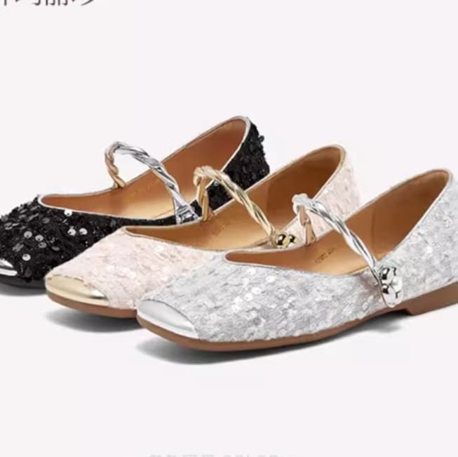 シルバースパンコール上品ツイストストラップパンプス