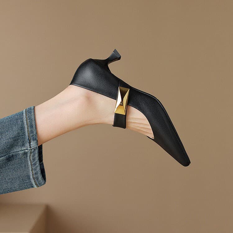 洗練美×上品魅せ ベージュストラップパンプス