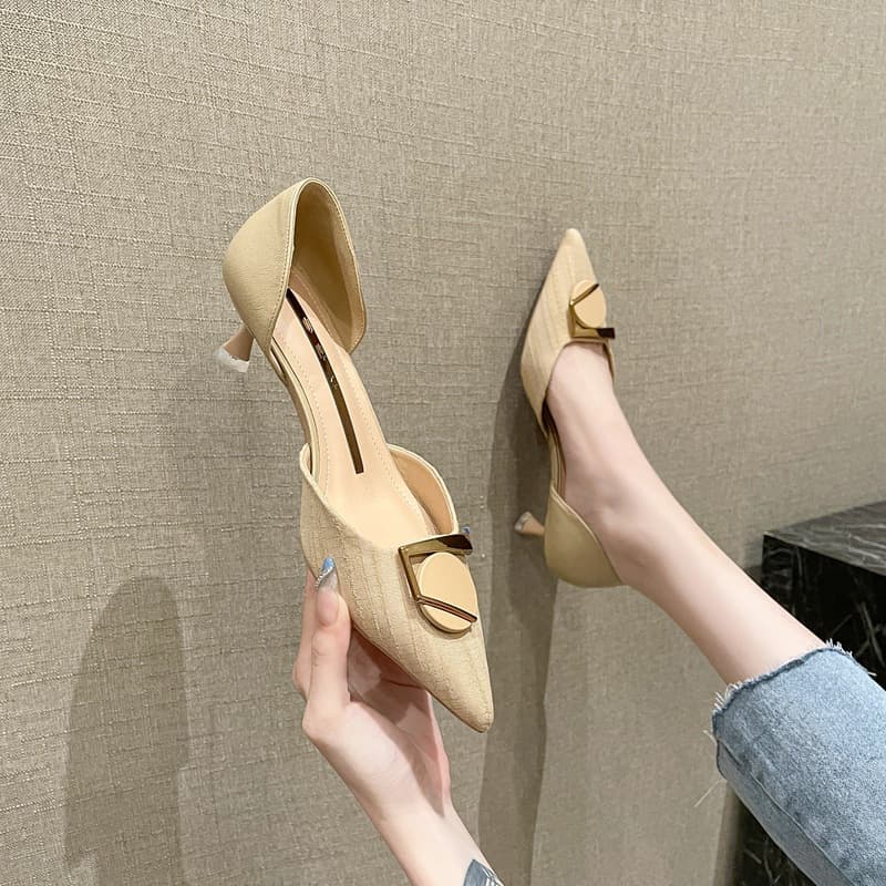 洗練ベージュ ピンヒール結婚式パンプス