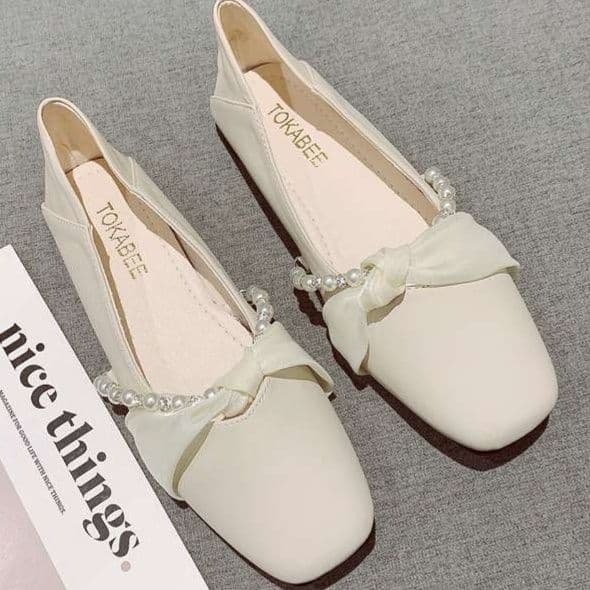 エレガントパールリボン付きスクエアトゥパンプス