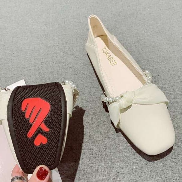 エレガントパールリボン付きスクエアトゥパンプス