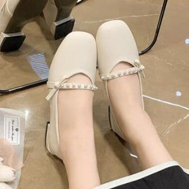 エレガントパール付やわらかローヒールパンプス