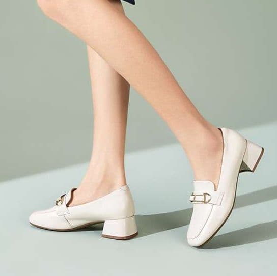 シンプルエレガント 金バックルローファーパンプス