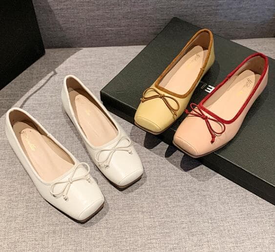 やわらか素材の上品リボン結婚式パンプス