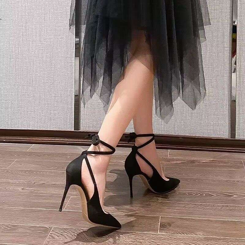 エレガントリボン アンクルストラップ結婚式パンプス