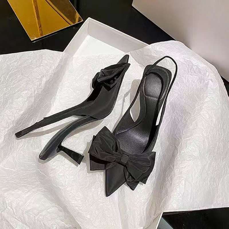 エレガントリボン ポインテッド ローヒールパンプス