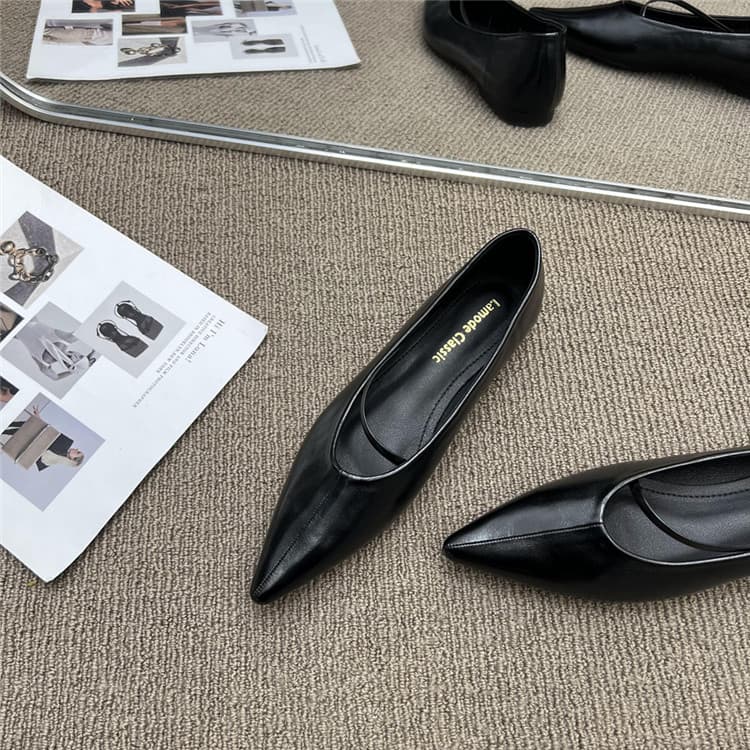 シルキーエレガンス ポインテッドぺたんこパンプス