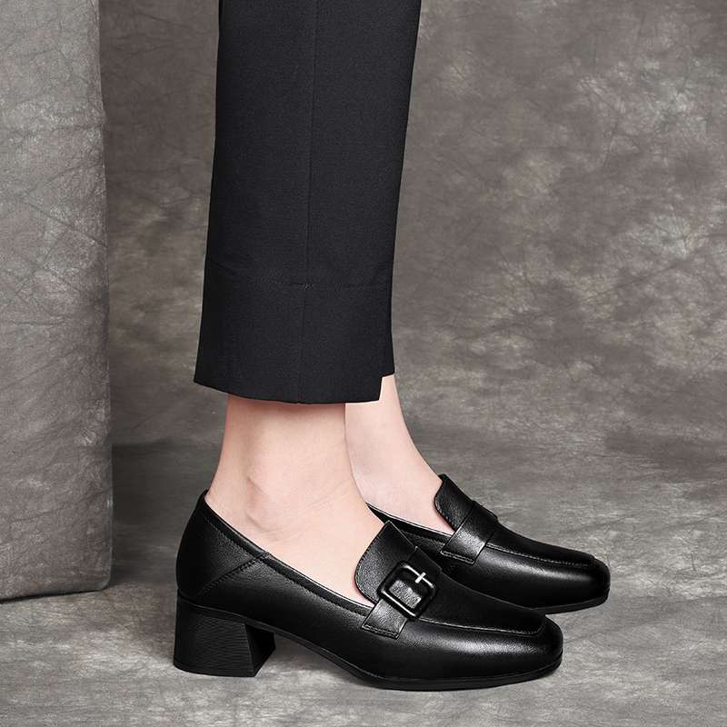 洗練エレガント ローヒールバックルパンプス