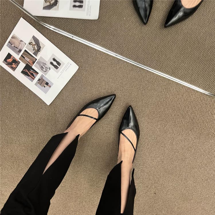 シルキーエレガンス ポインテッドぺたんこパンプス