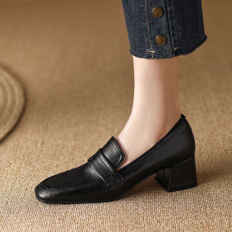 結婚式パンプス 上品スクエアトゥ ローヒールローファー