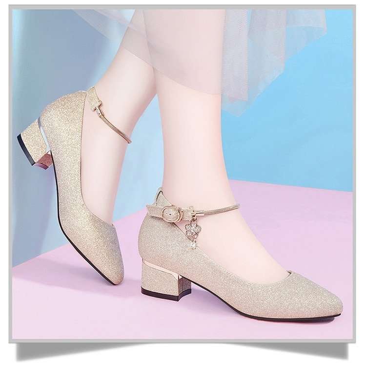 結婚式パンプス ゴールド煌めく上品ローヒール