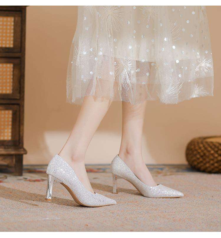 煌めくシルバー ラメ輝く上品ピンヒールパンプス