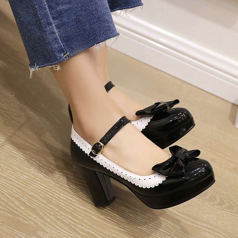 優雅な遊び心ホワイトリボン厚底パンプス