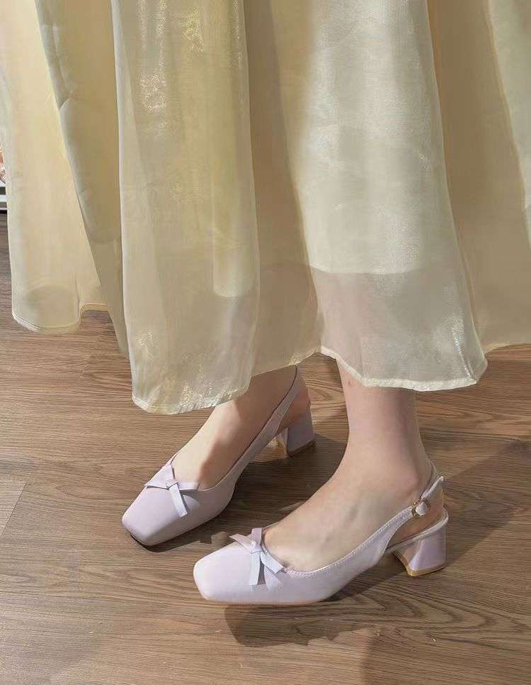 エレガントリボン ベージュスクエアトゥパンプス