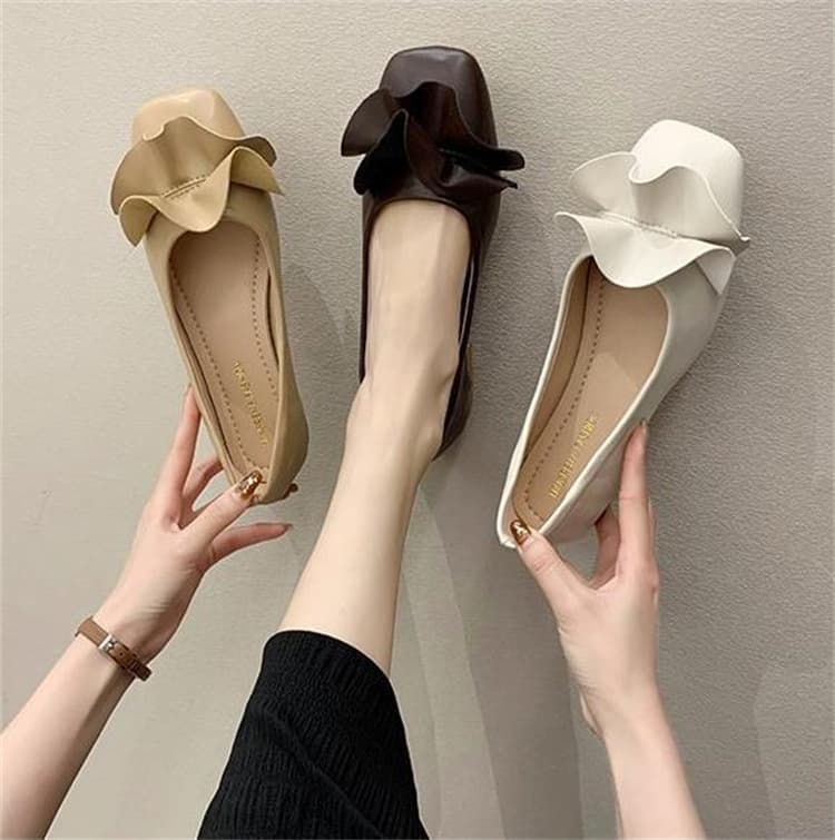 結婚式パンプス 上品フリル スクエアトゥ 柔らかローヒール