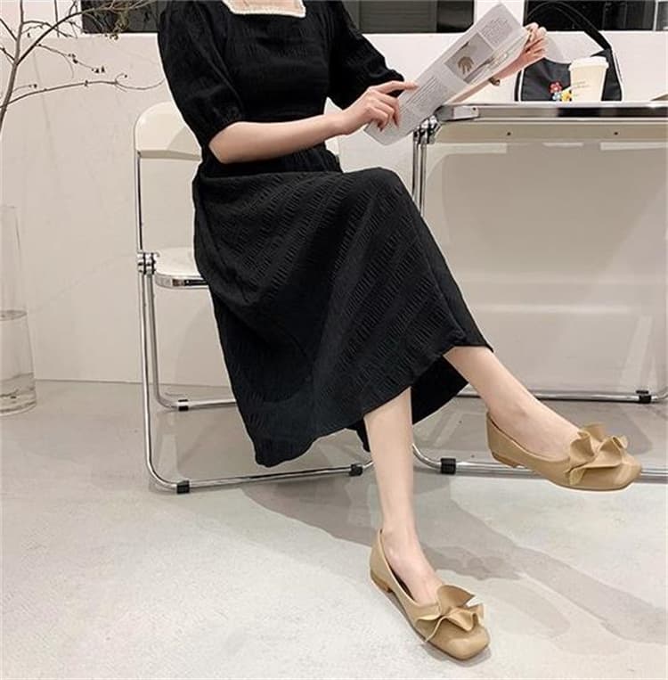 結婚式パンプス 上品フリル スクエアトゥ 柔らかローヒール