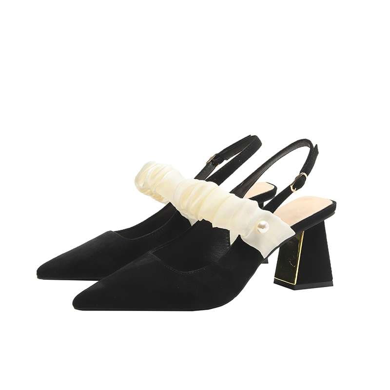 エレガントパール飾りの黒ポインテッドパンプス