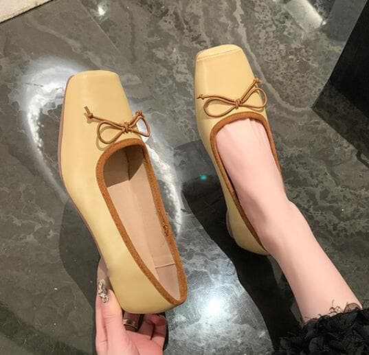 やわらか素材の上品リボン結婚式パンプス