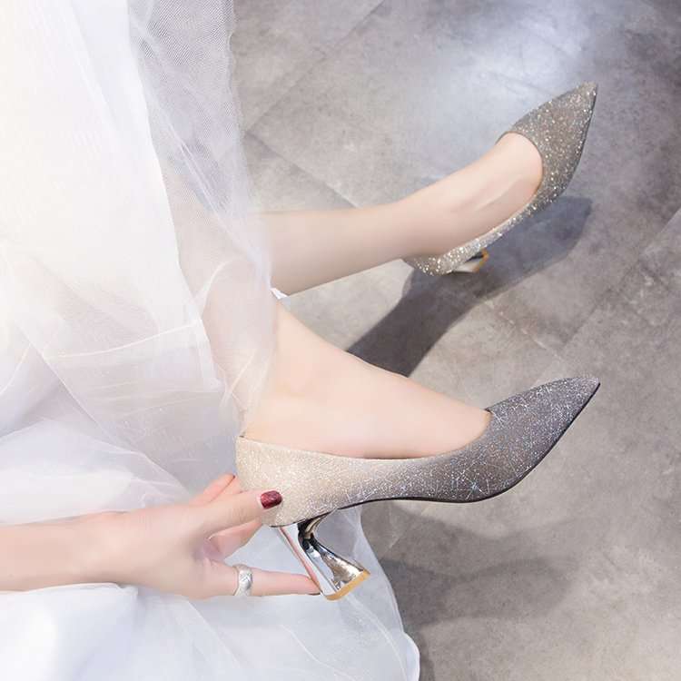 結婚式パンプス 上品シルバーメタリックヒール