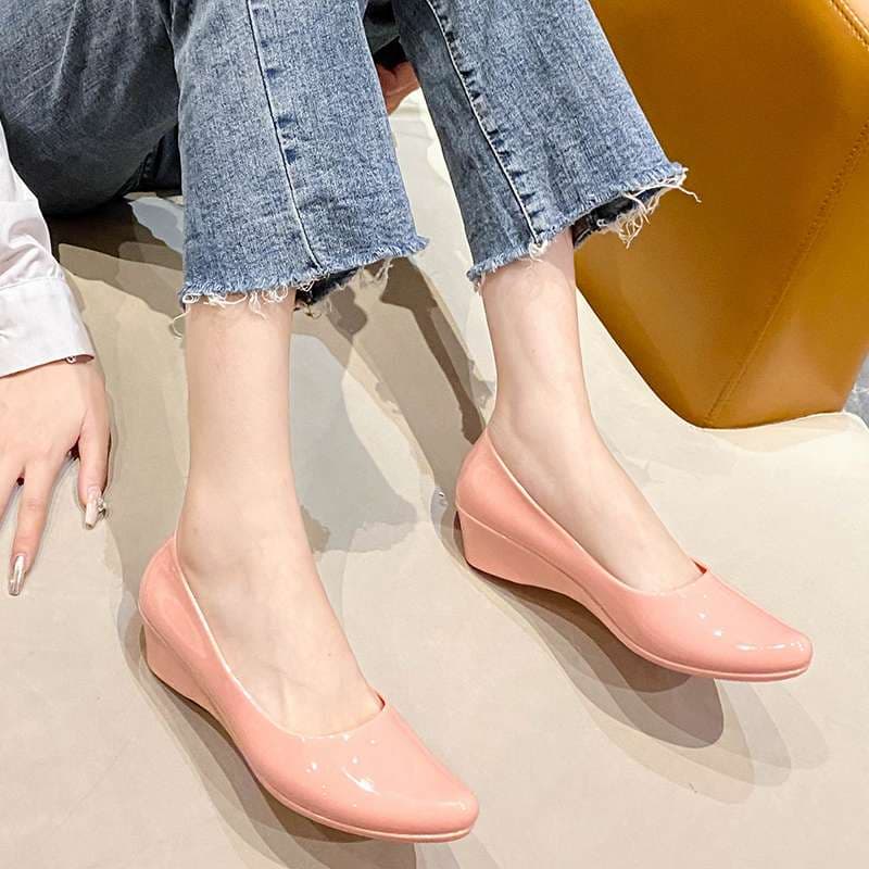 結婚式パンプス 上品光沢シルバーローヒールパンプス