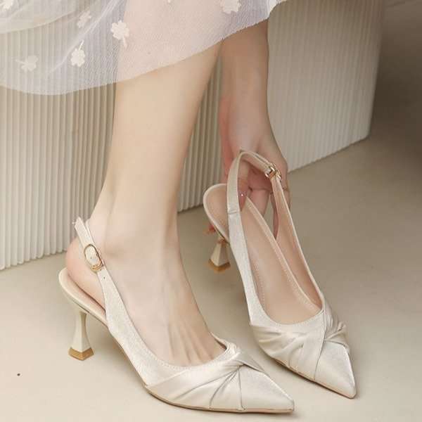 エレガントツイストサテン ポインテッドパンプス