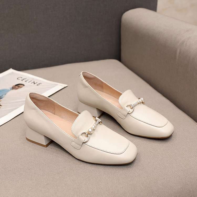 結婚式パンプス 上品パールスクエアトゥフラット