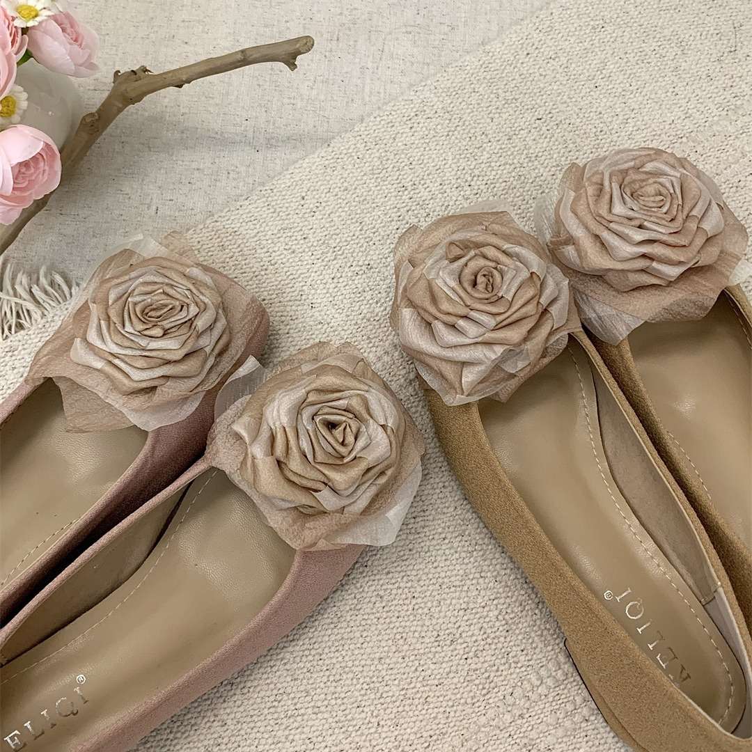 結婚式パンプス エレガントベージュ 立体バラ飾りフラット