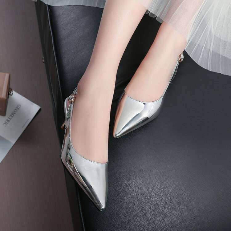 洗練シルバーピンヒール 上品ストラップパンプス