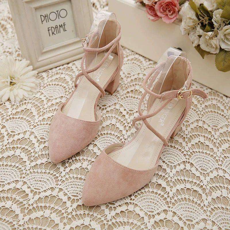 結婚式パンプス 上品ベージュクロスストラップローヒール