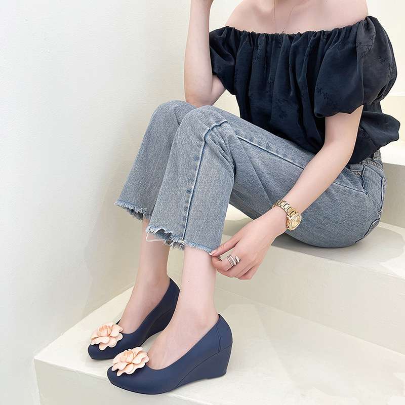 結婚式パンプス 上品シルバーフラワーウェッジ