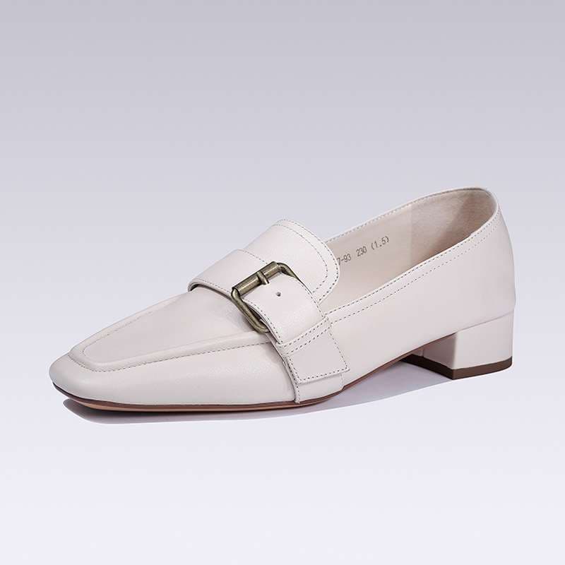 エレガントホワイトスクエアトゥバックルパンプス