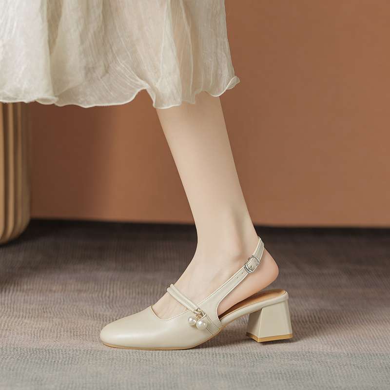 パールチャーム付き 上品ローヒールパンプス