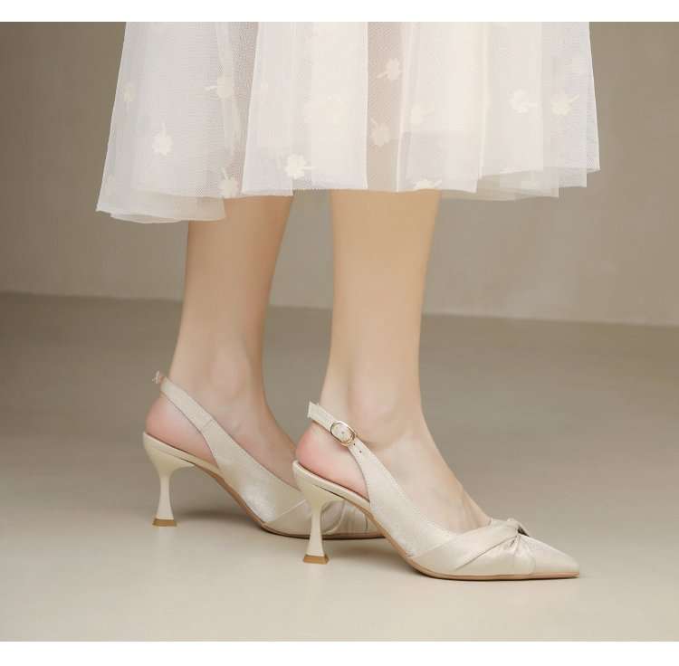 エレガントツイストサテン ポインテッドパンプス