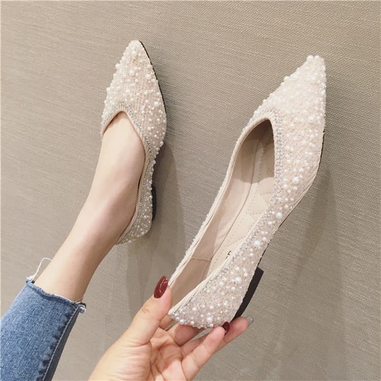 エレガントビジュー輝くぺたんこポインテッドパンプス