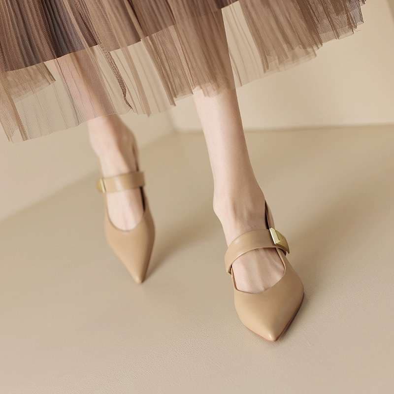 洗練美×上品魅せ ベージュストラップパンプス