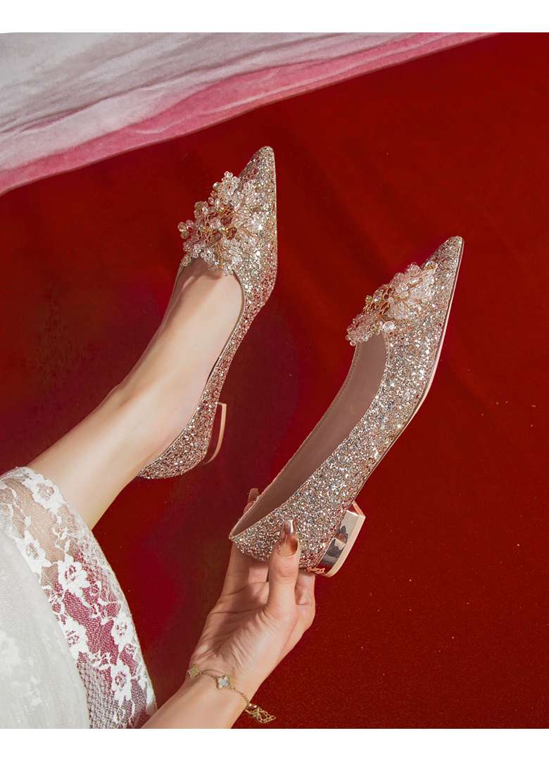 結婚式パンプス 黒煌めくビジュー舞う優美な一足
