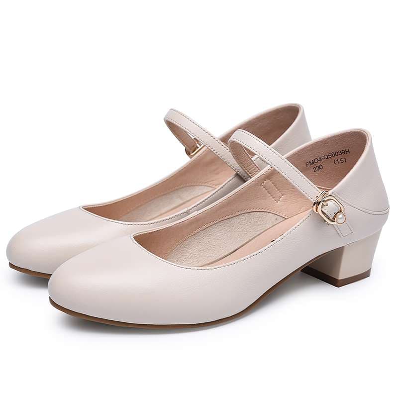 エレガントホワイト ローヒールストラップパンプス