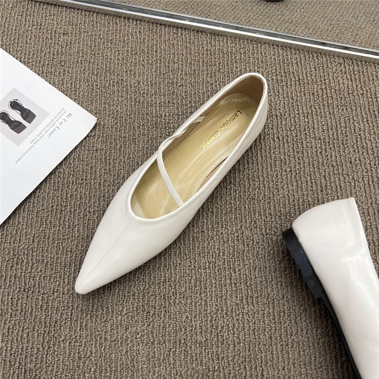 シルキーエレガンス ポインテッドぺたんこパンプス