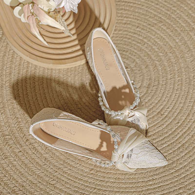 エレガントレースリボン 真珠飾りパンプス