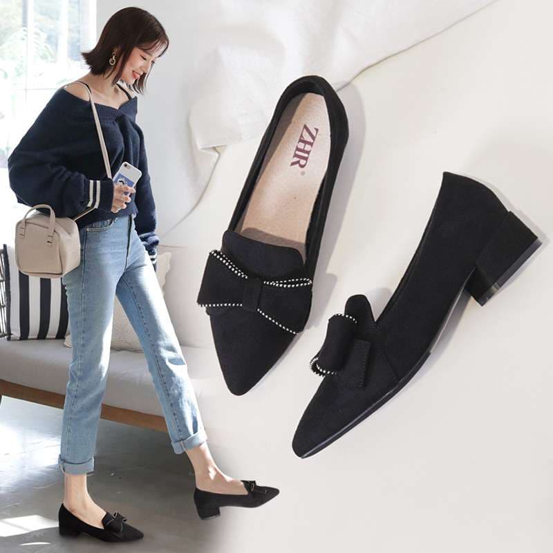 エレガントビーズリボン ベージュローヒールパンプス