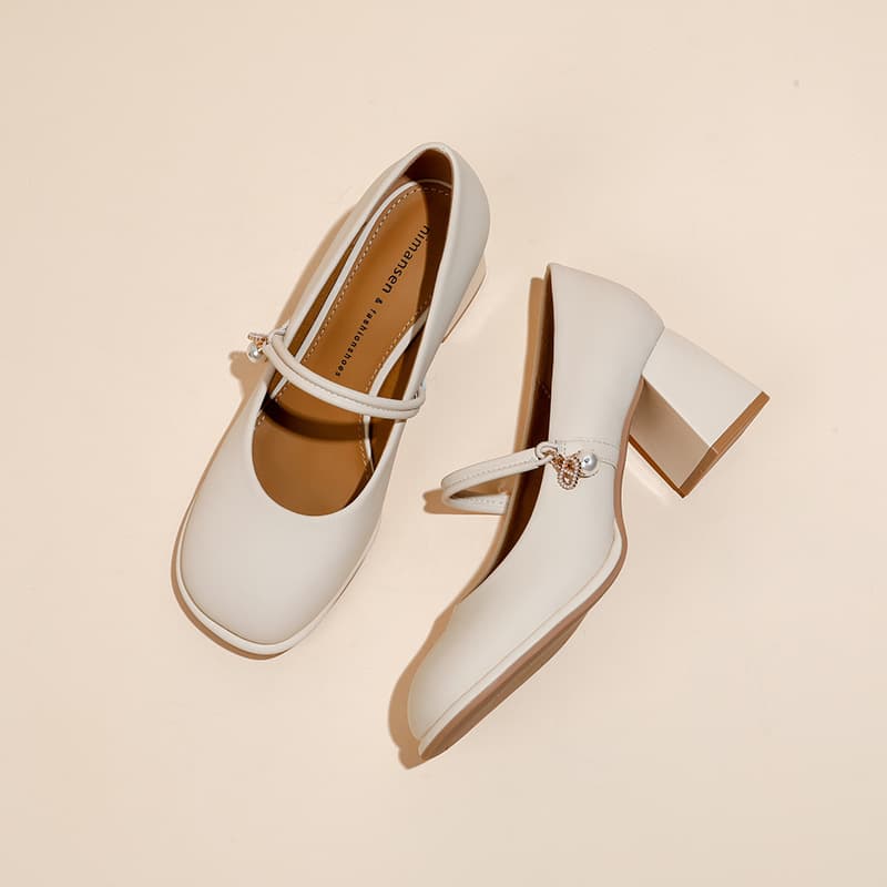 エレガントスクエアトゥ パールストラップパンプス