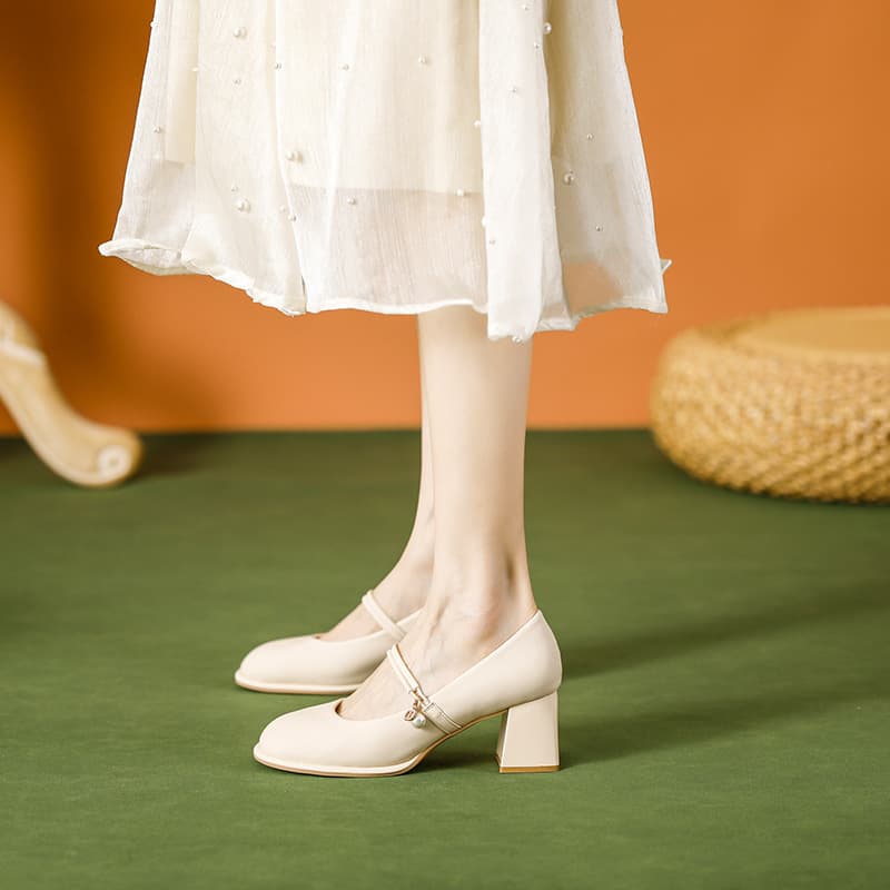 エレガントスクエアトゥ パールストラップパンプス